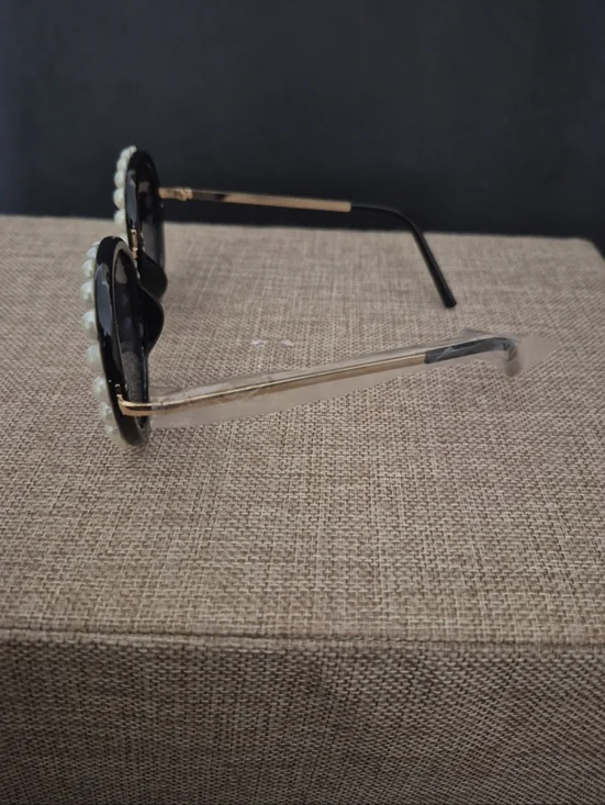 New Retro Pearl-Trim Round Sunglasses - Black With Hard Case And Cloth - Picture 3 of 8